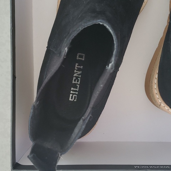 NWB.  Silent D black leather suede wedge booties - Picture 3 of 6